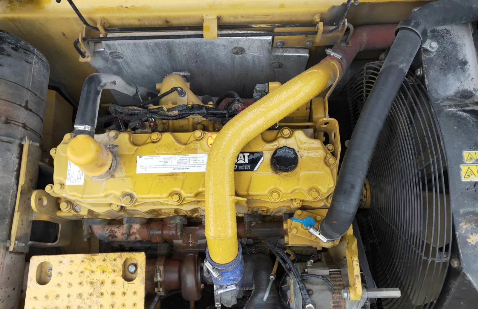 Used caterpillar 329d excavator