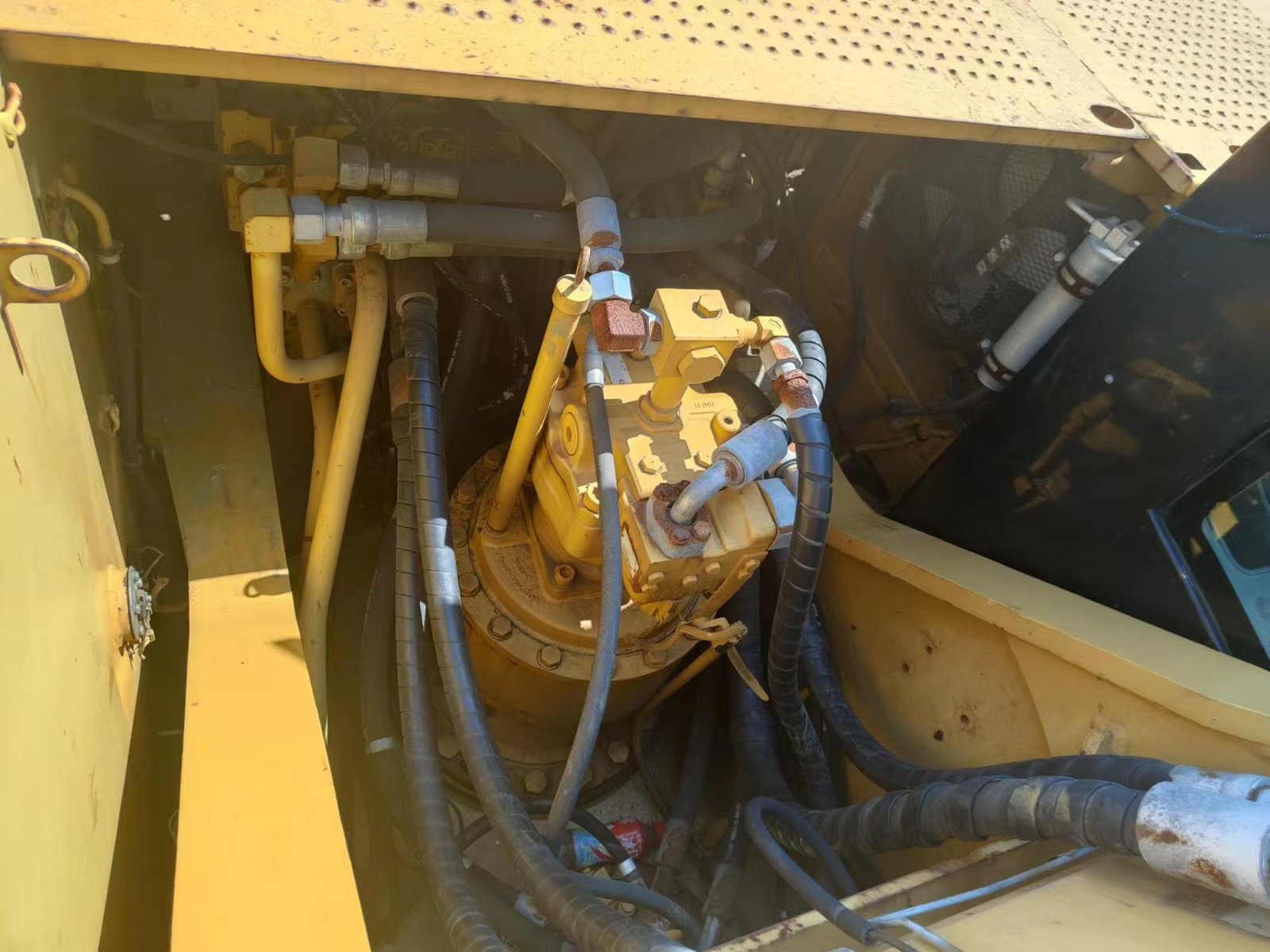 Used caterpillar 329d excavator