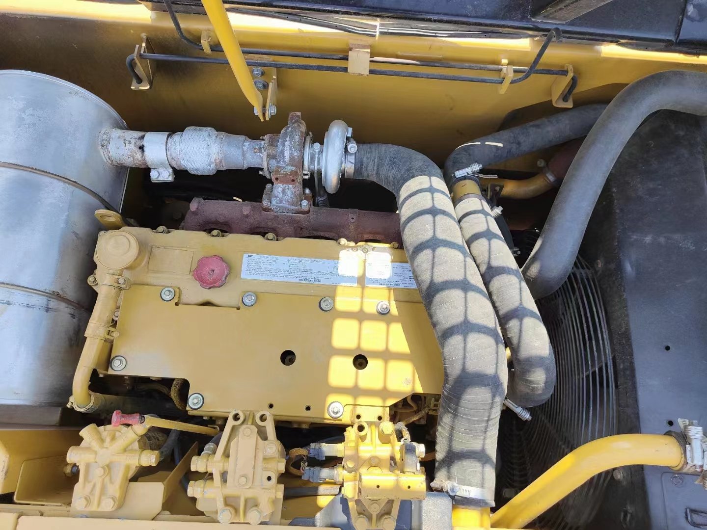 Used caterpillar 323d excavator