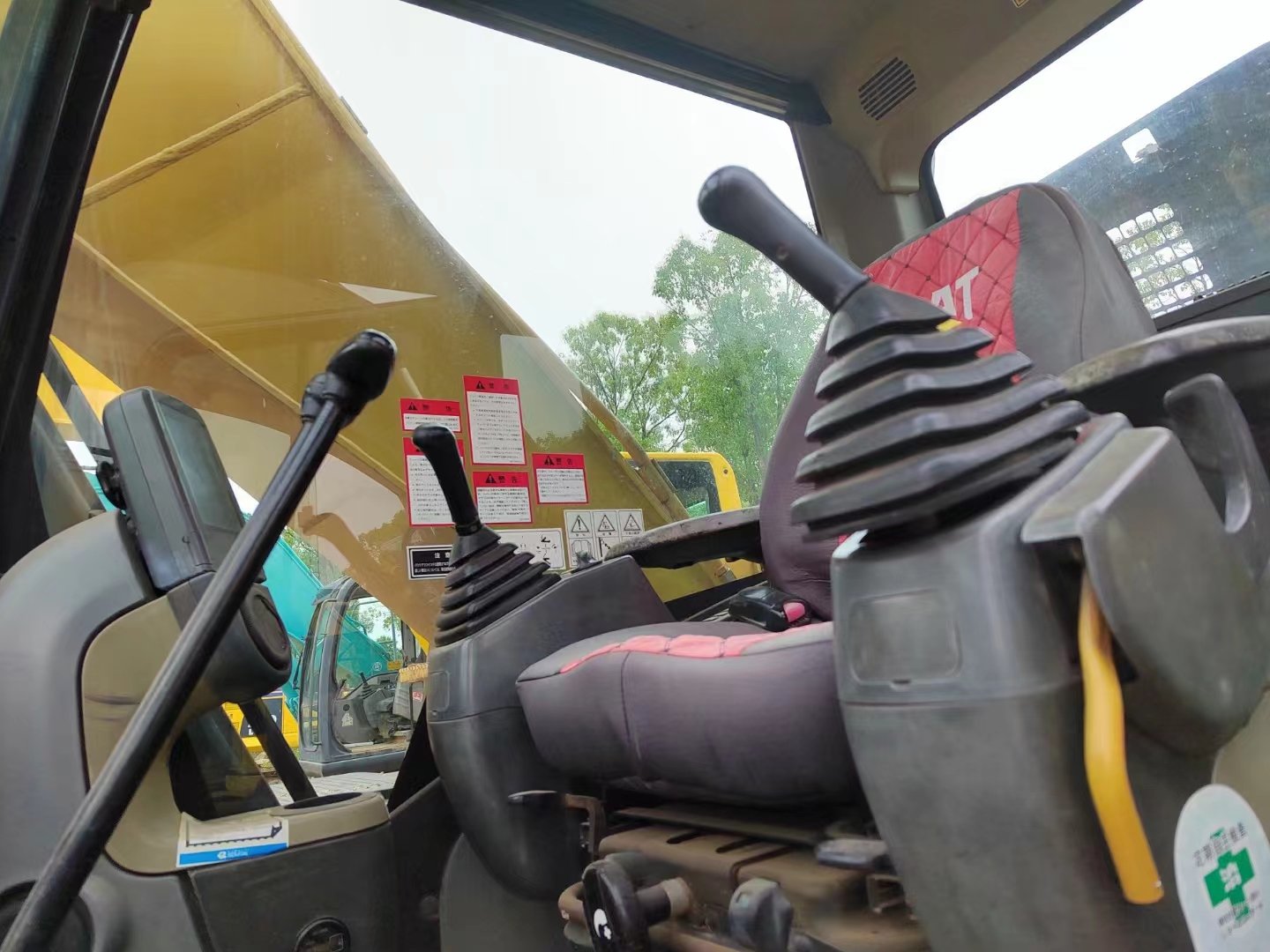 Used caterpillar 323d excavator