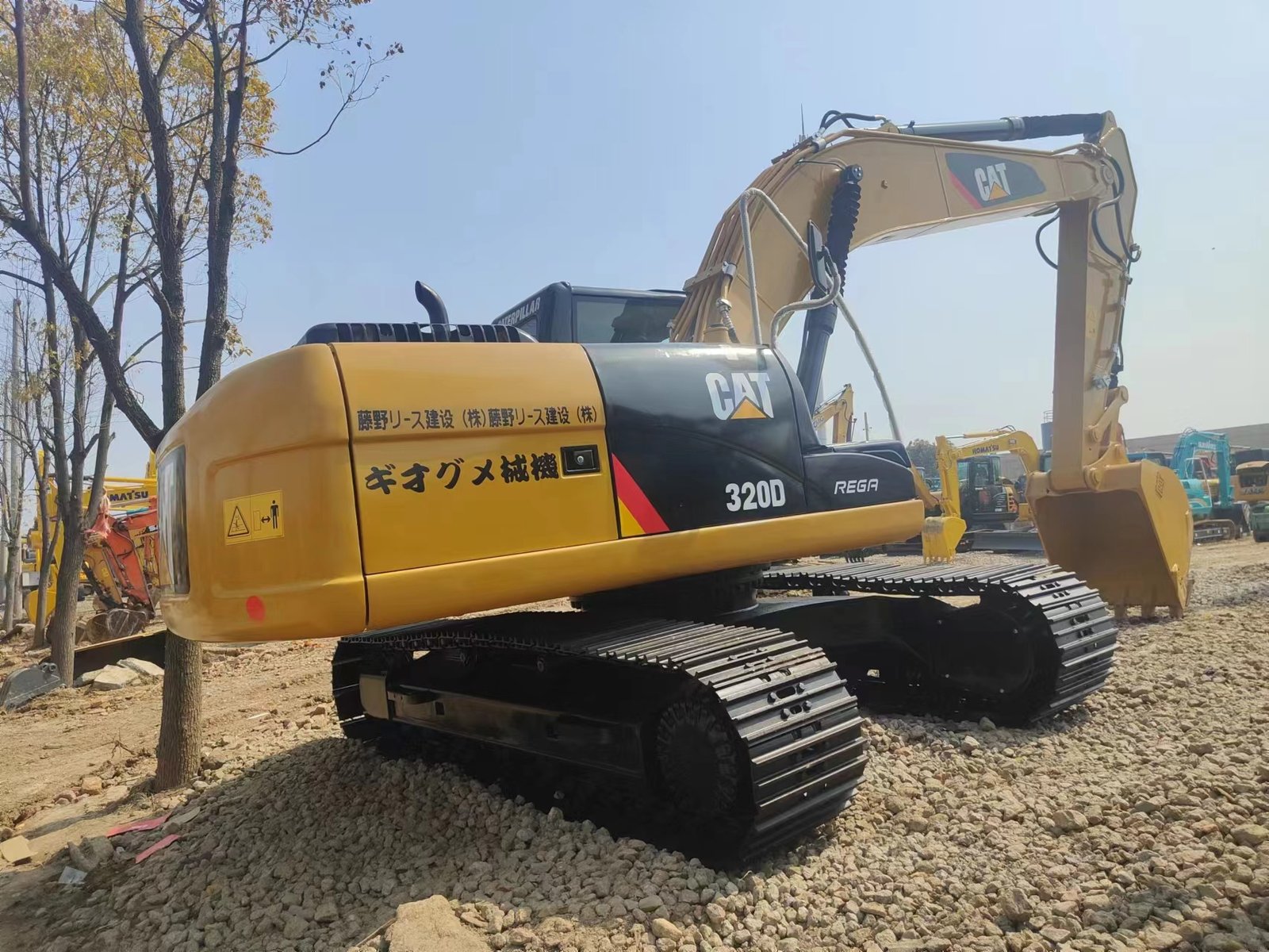 Used caterpillar 320d excavator