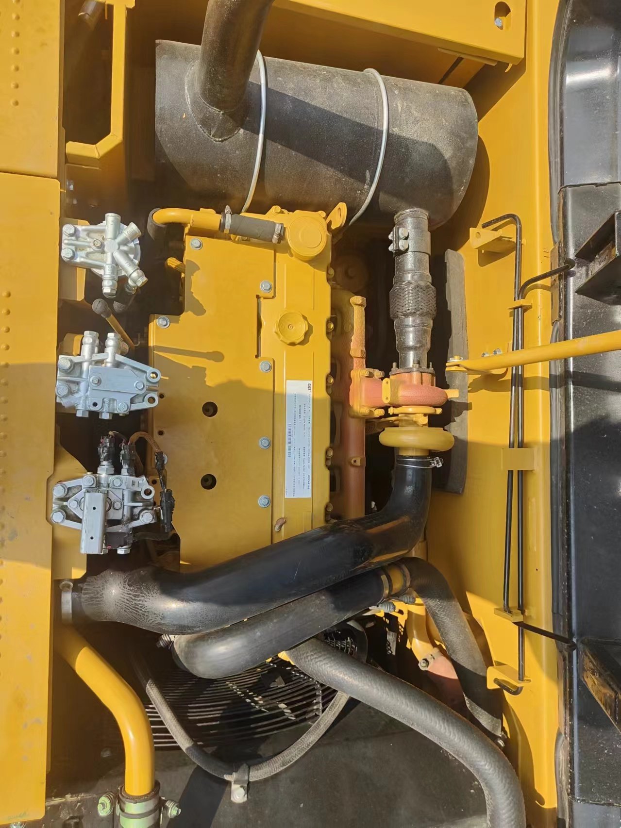 Used caterpillar 320d excavator