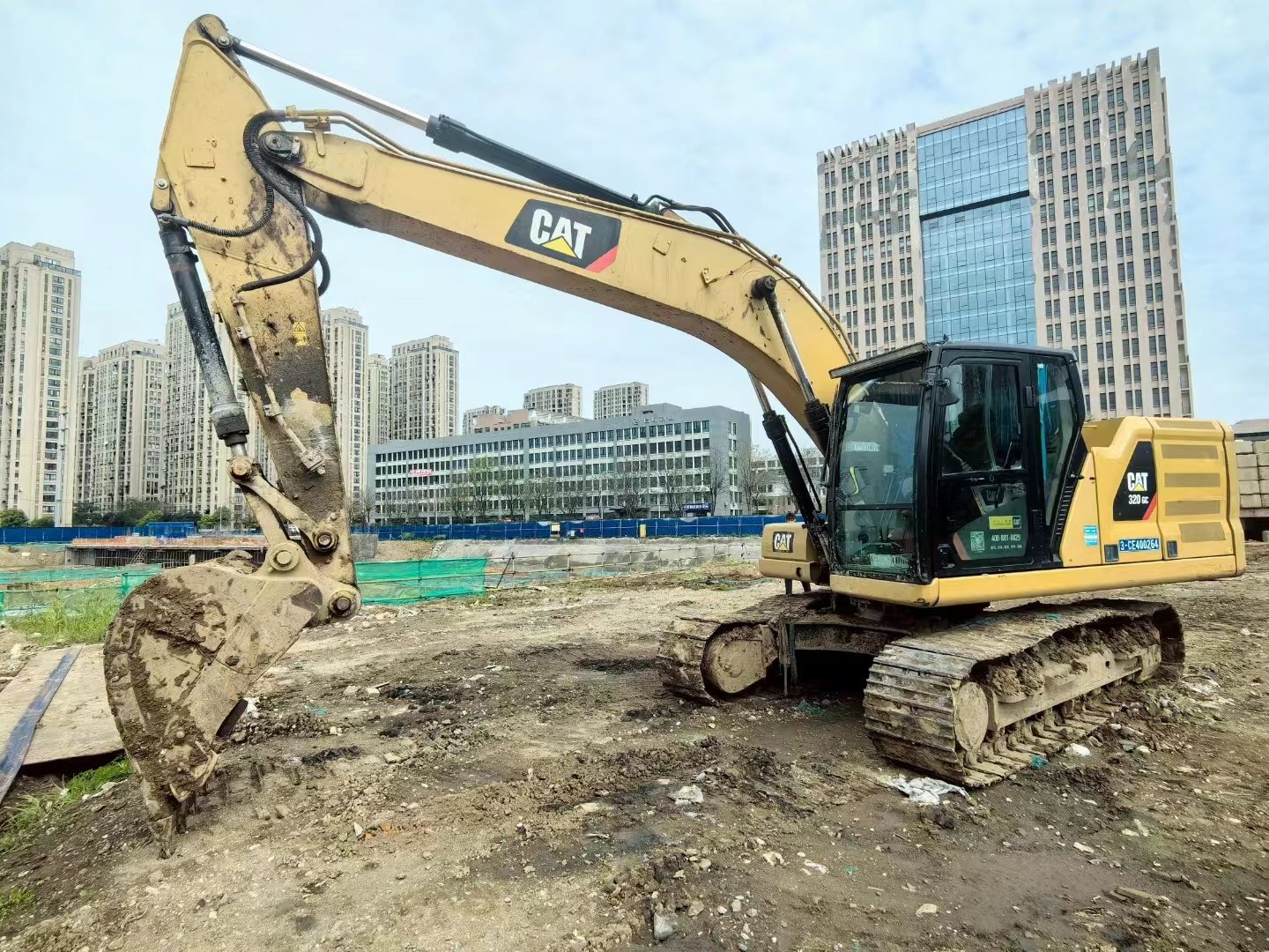 Used caterpillar 320gc excavator