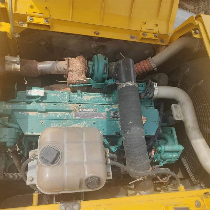 Used VOLVO EC300 excavator
