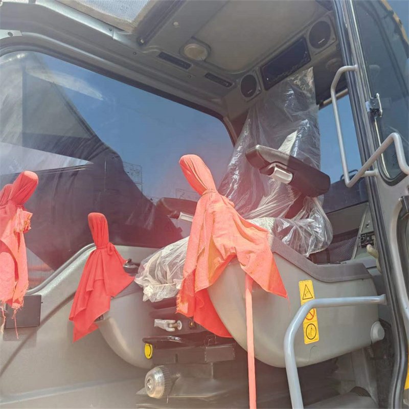 Used VOLVO EC240 excavator