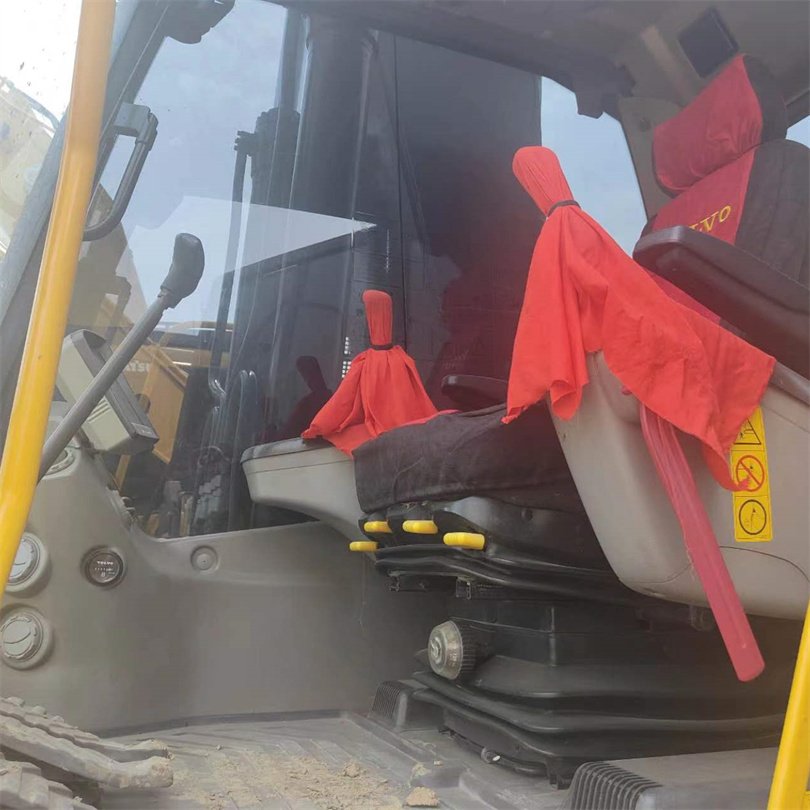 Used VOLVO EC300 excavator