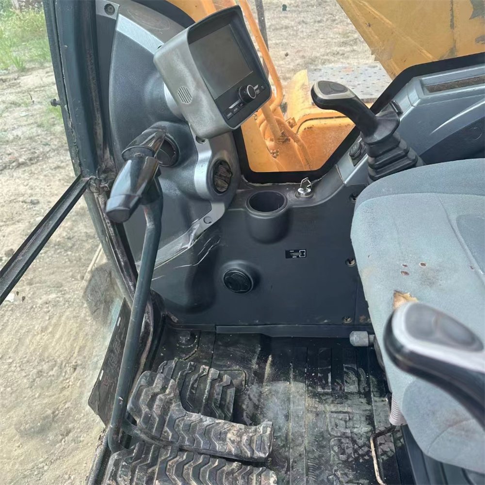 Used Hyundai 150-8 excavator