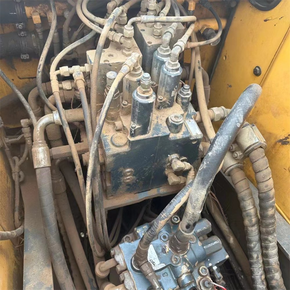 Used Hyundai 150-8 excavator