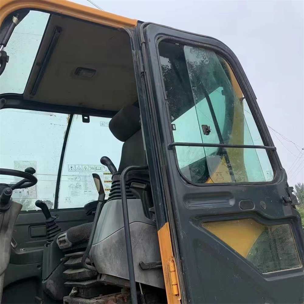 Used Hyundai 60w-7 wheel excavator