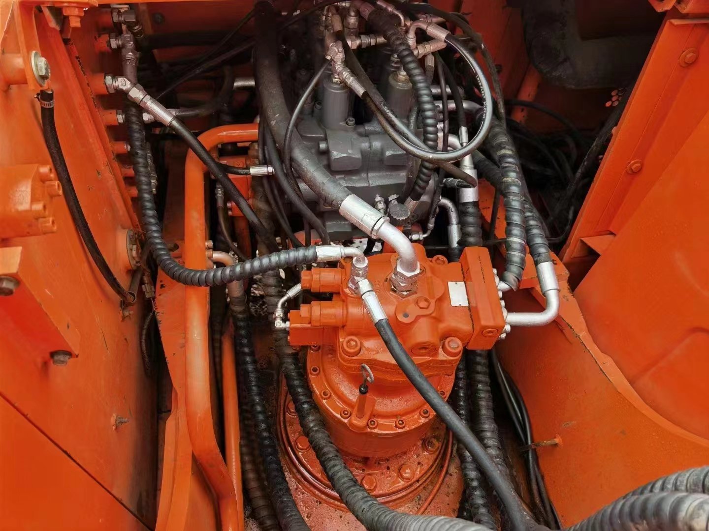 Used Doosan DH220 excavator