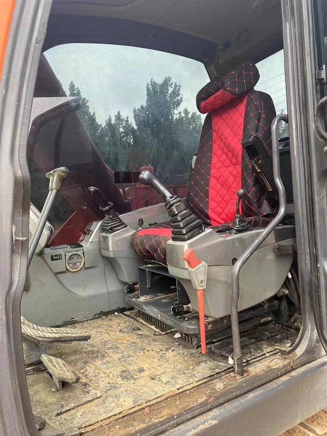 Used Doosan Dx75 excavator