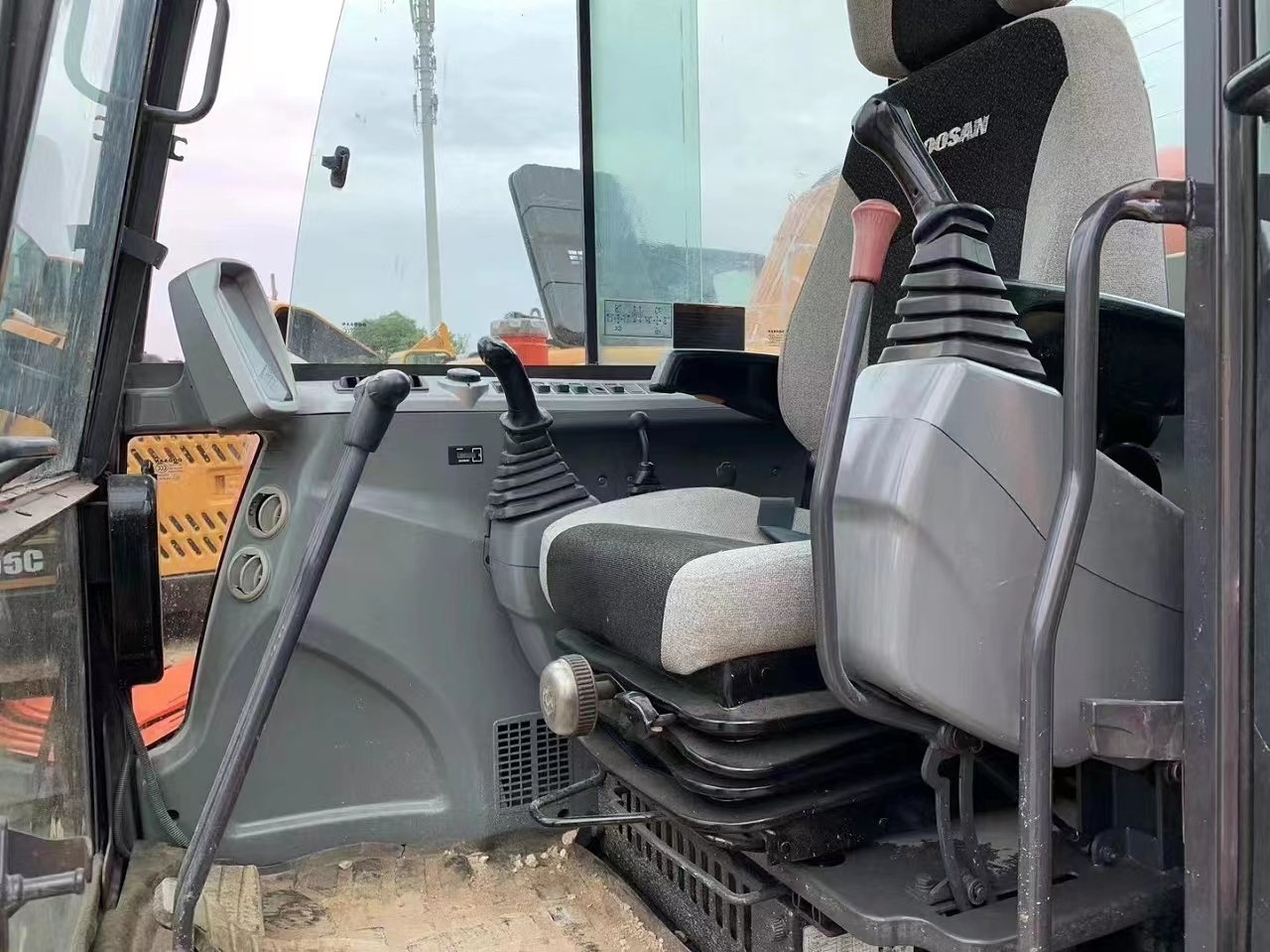 Used Doosan Dx60 excavator