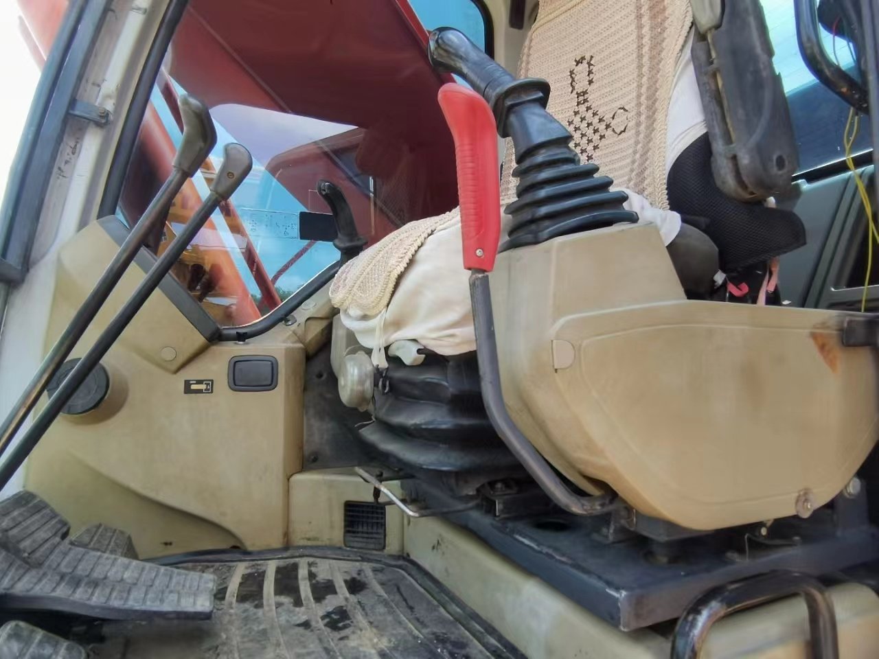 Used Doosan DH300 excavator