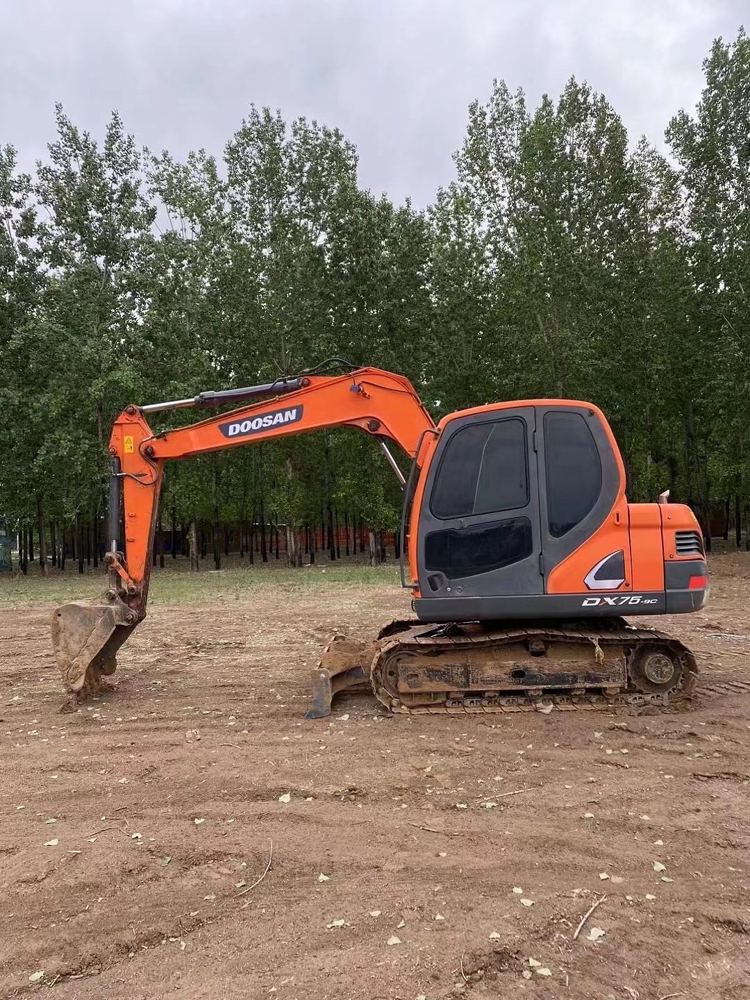 Used Doosan Dx75 excavator