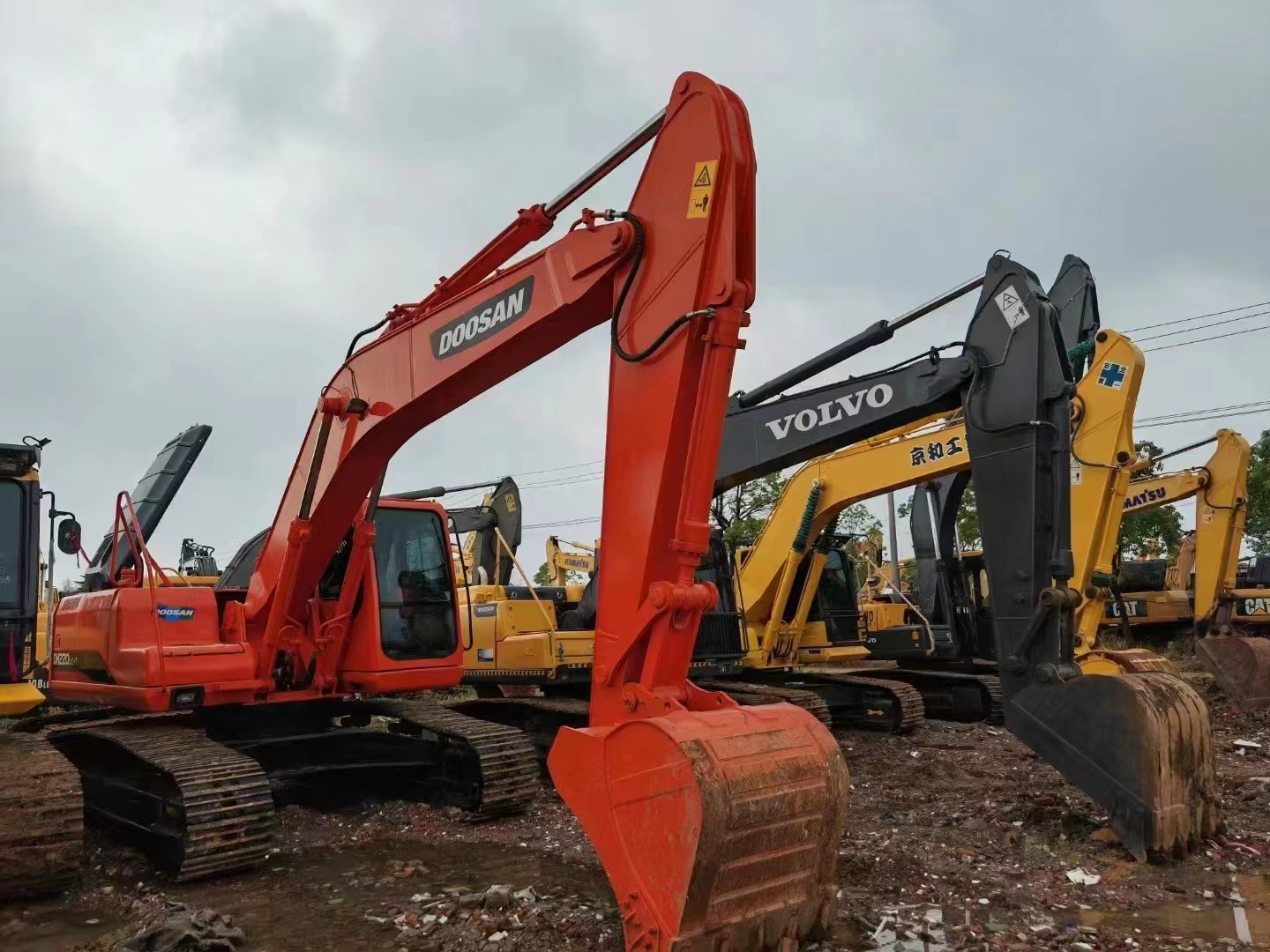 Used Doosan DH220 excavator