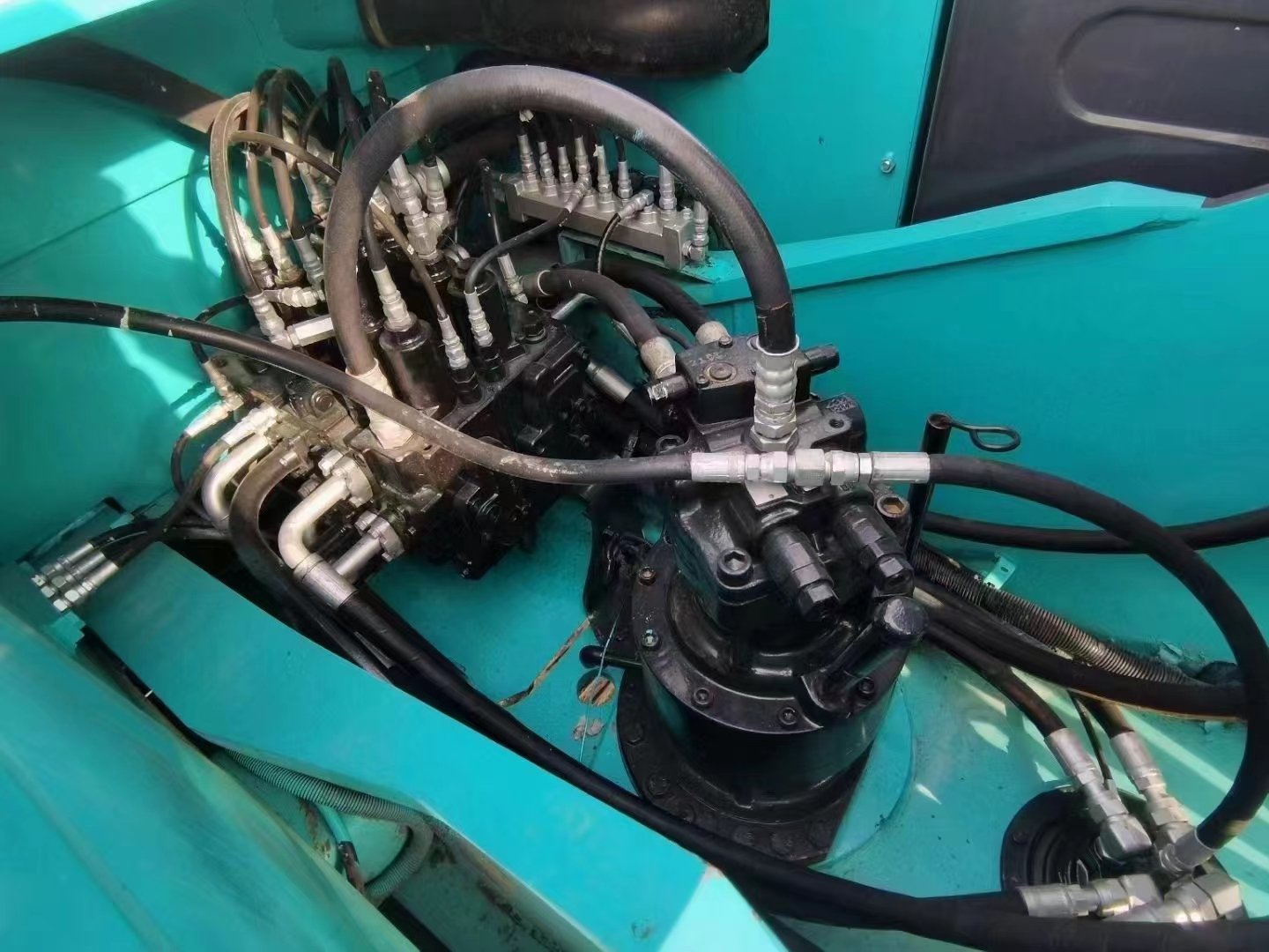 Used Kobelco sk200 excavator