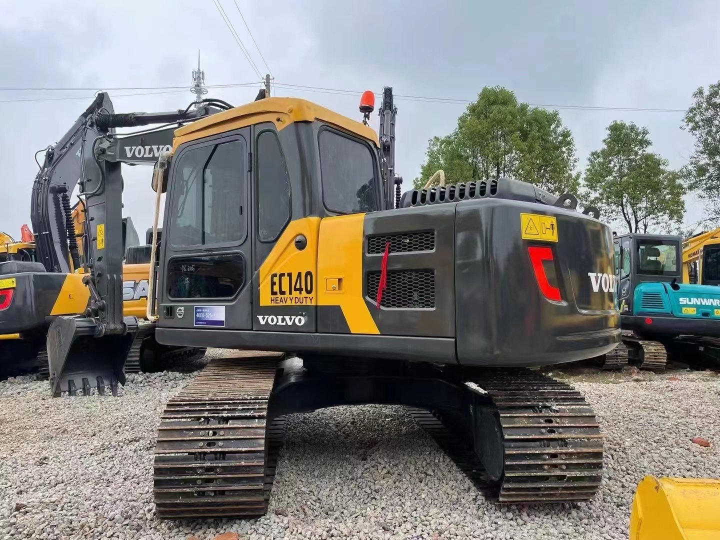 Used VOLVO EC140 excavator