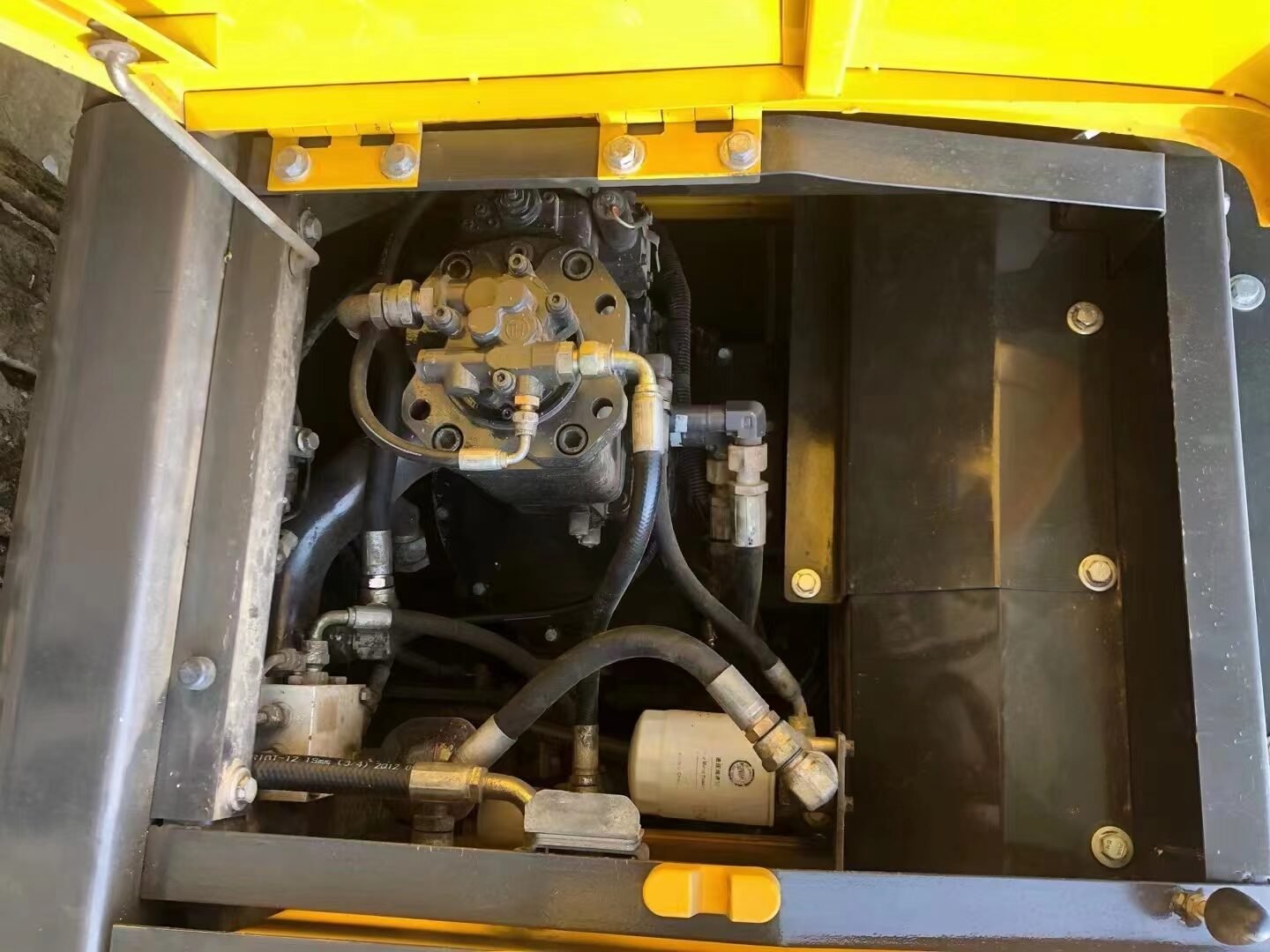 Used VOLVO EC140 excavator