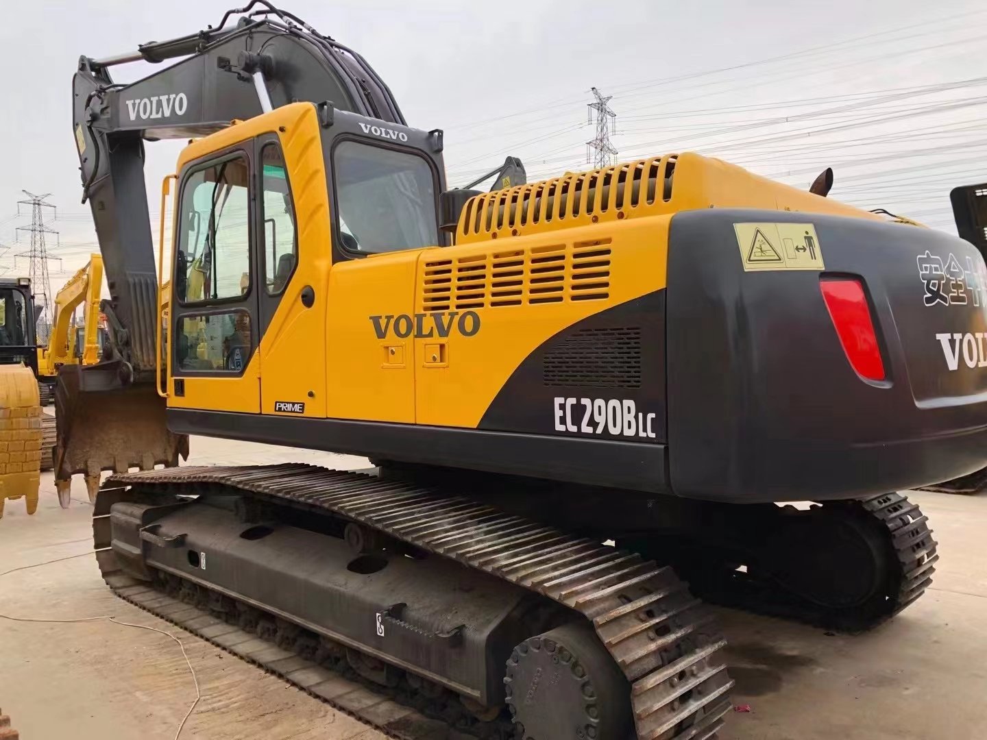Used VOLVO EC290BLC excavator