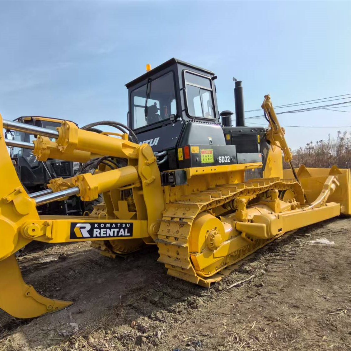 Used SHANTUI SD32 bulldozer