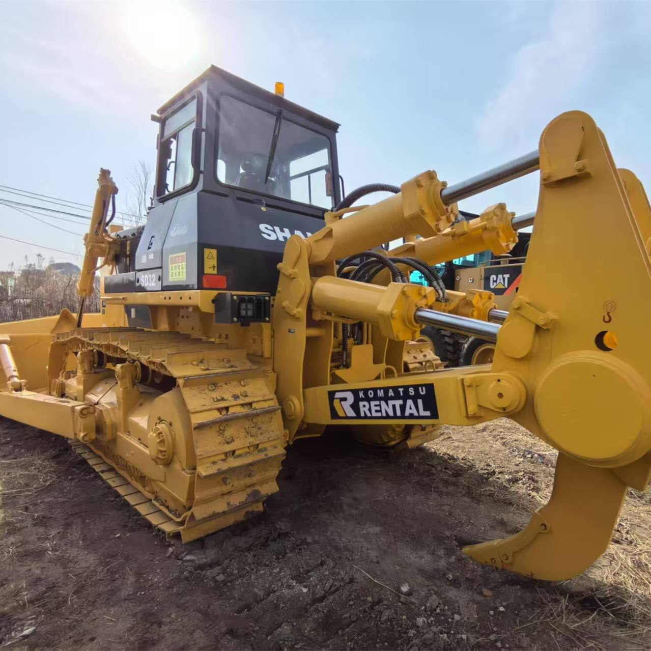 Used SHANTUI SD32 bulldozer