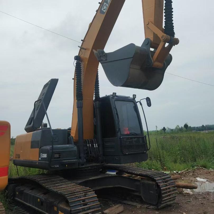 Used XCMG XE215 excavator